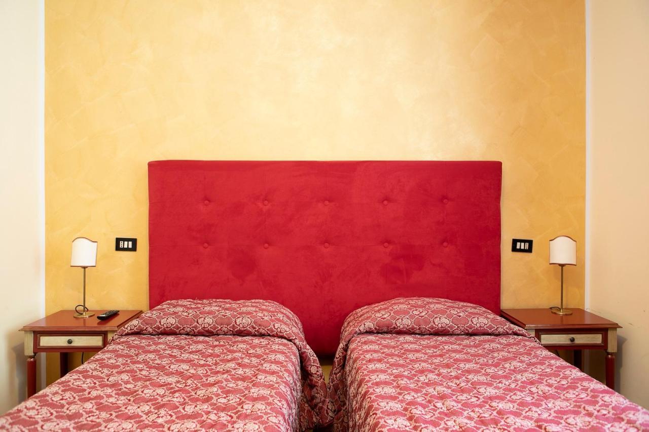 Hotel Fiordigigli ラクイラ エクステリア 写真