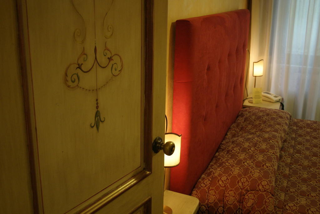 Hotel Fiordigigli ラクイラ エクステリア 写真