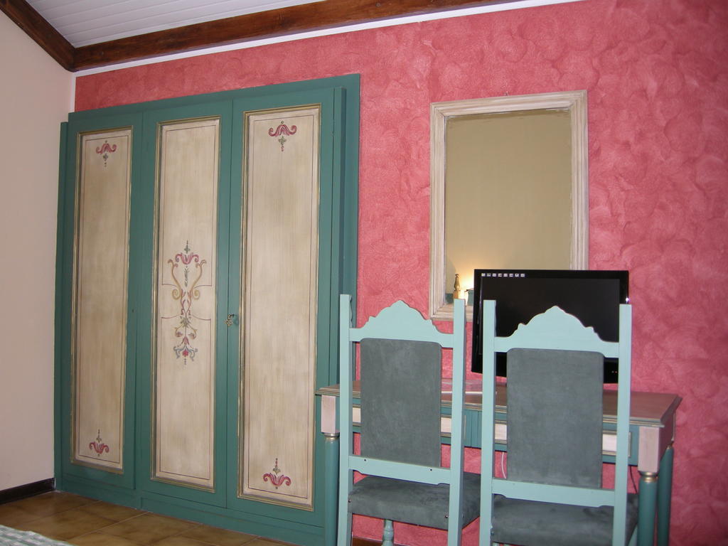 Hotel Fiordigigli ラクイラ 部屋 写真
