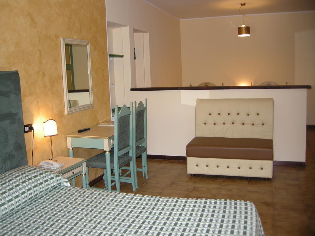 Hotel Fiordigigli ラクイラ 部屋 写真